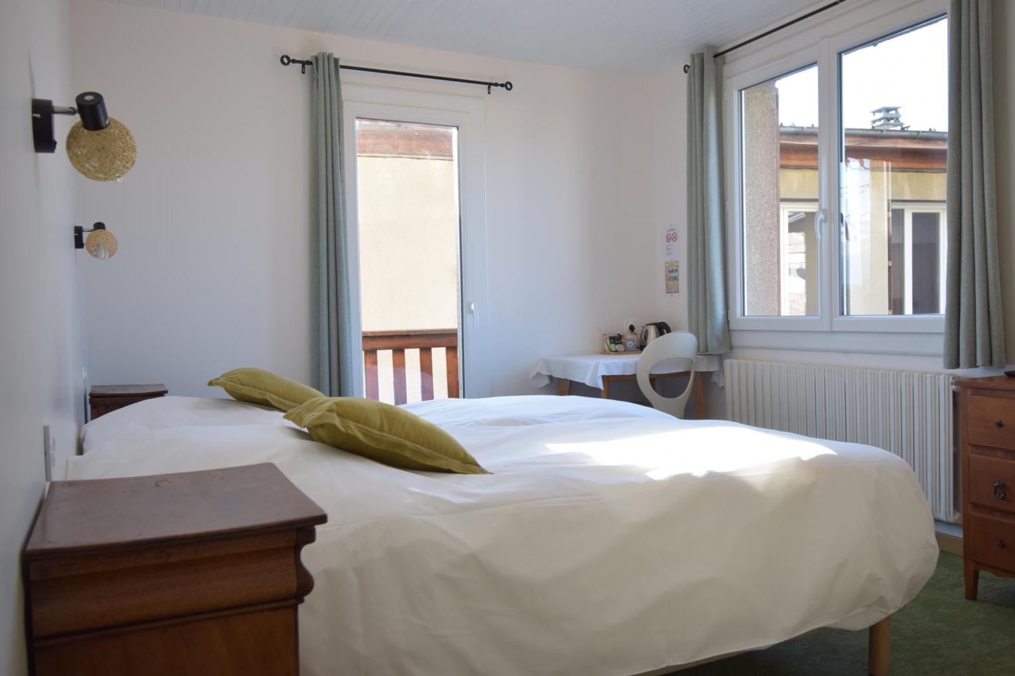 Hotel Les Chenets Saint-Julien-en-Champsaur Экстерьер фото
