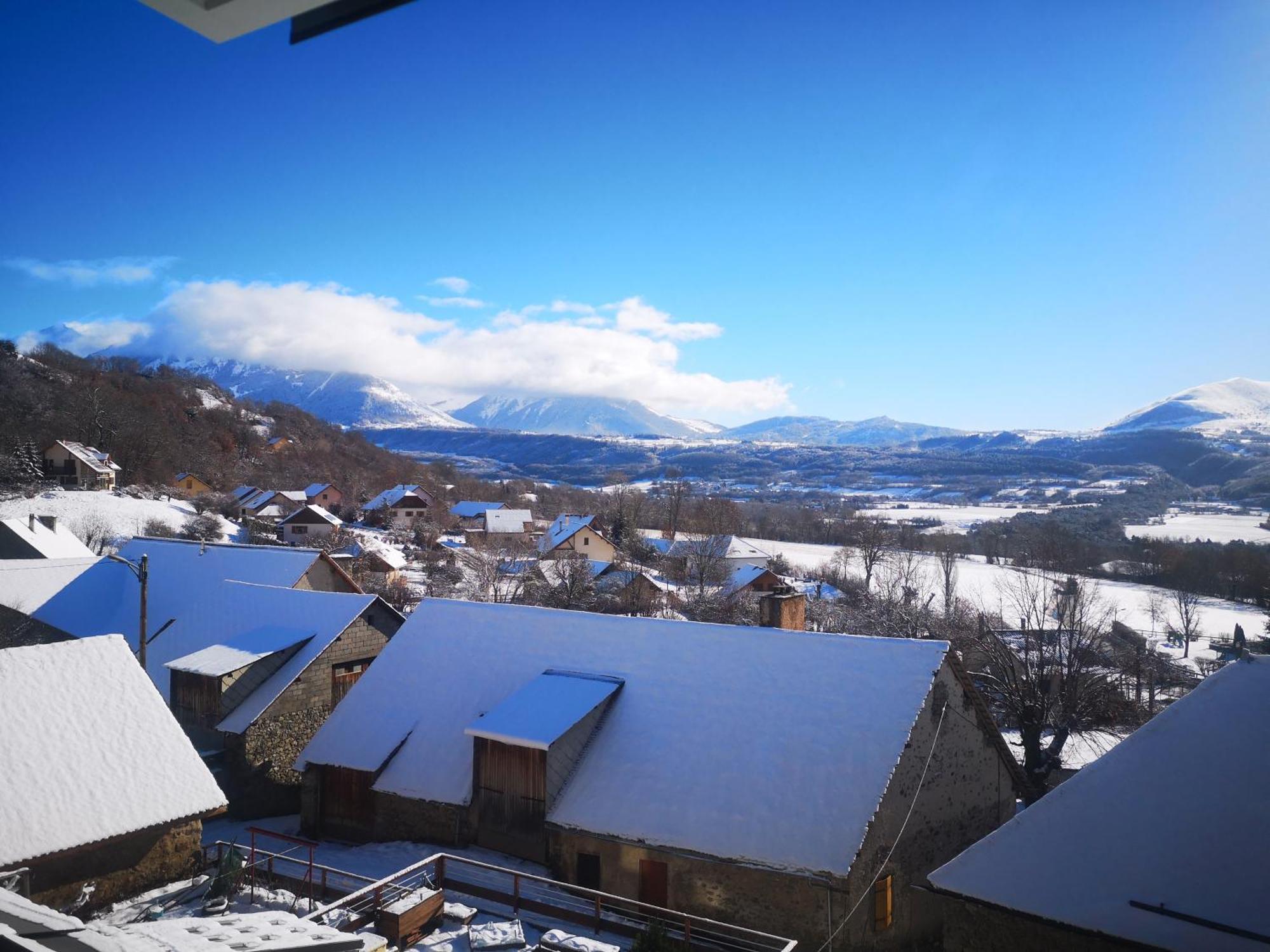 Hotel Les Chenets Saint-Julien-en-Champsaur Экстерьер фото