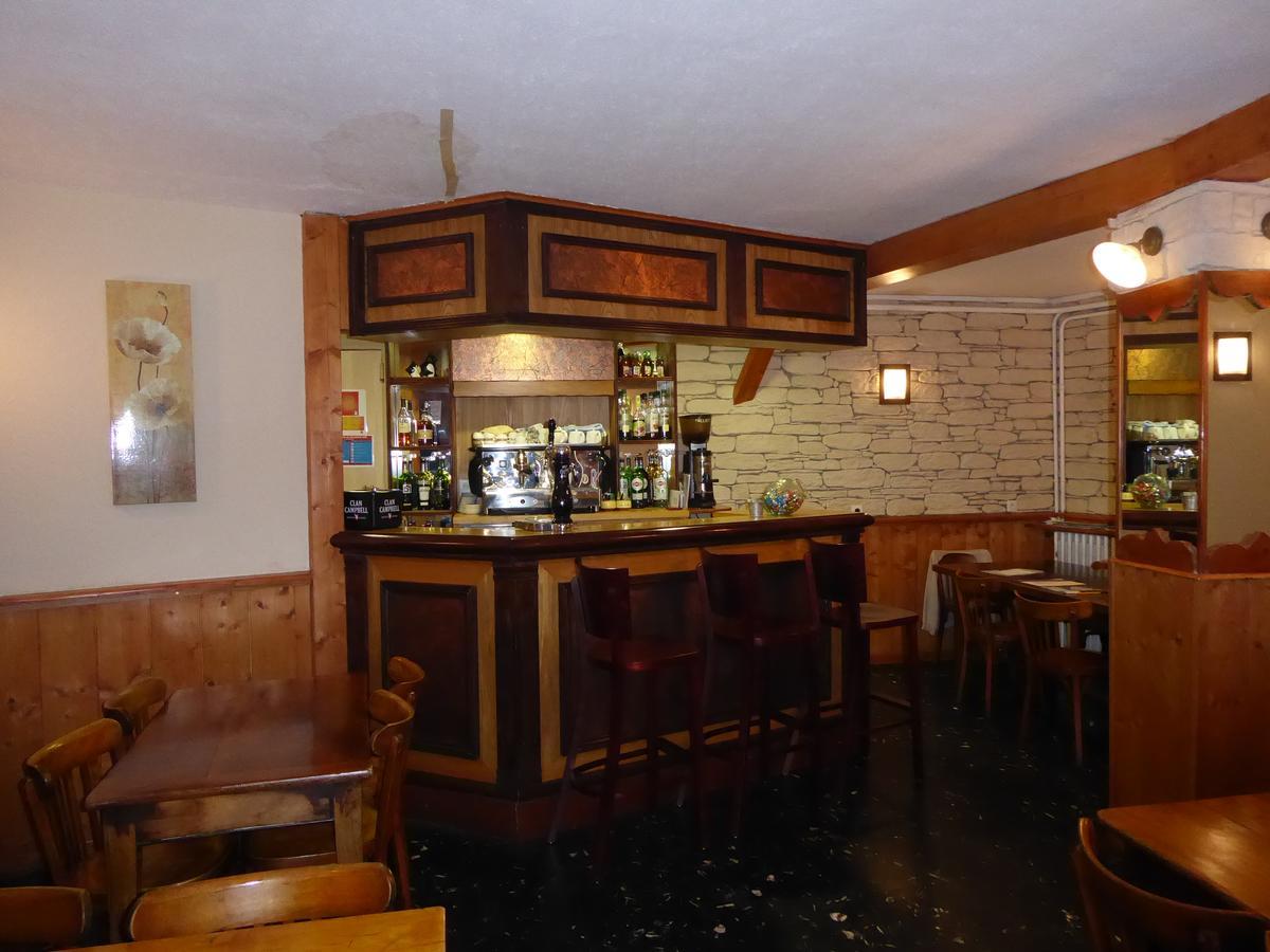 Hotel Les Chenets Saint-Julien-en-Champsaur Экстерьер фото